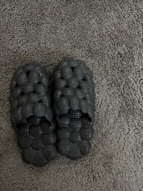 Bubble-Textured Slide Sandals in Charcoal Black